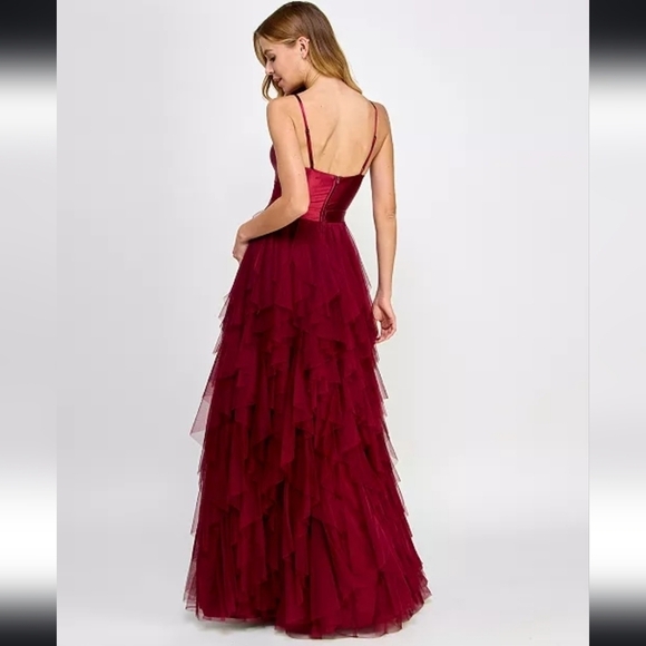 NWT City Studio Junior Sweetheart-Neck Ruffled Gown in Cabernet Size 1/2 - Picture 2 of 16